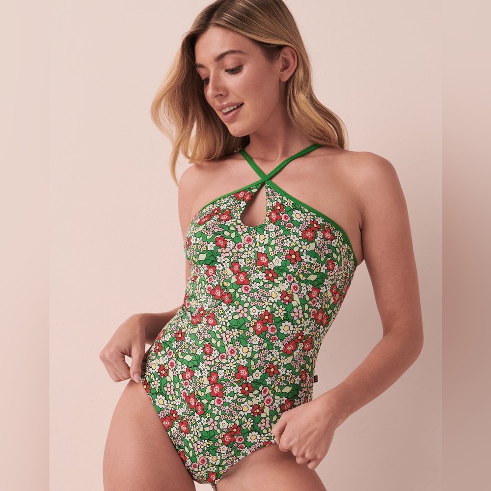 NWT La Vie en Rose Ditsy Blooming Floral Reversible One-piece Swimsuit - Small